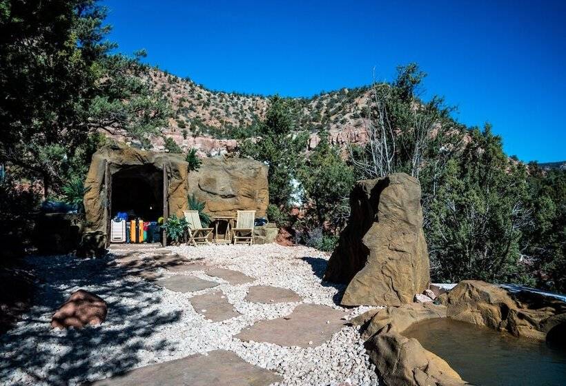 Cabana, Zion Glamping Adventures