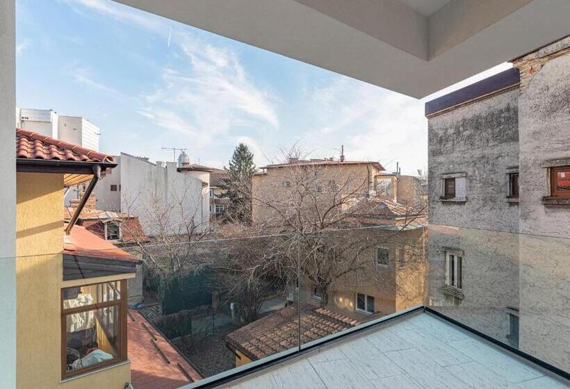 سوییت لوکس, Pergola Boutique