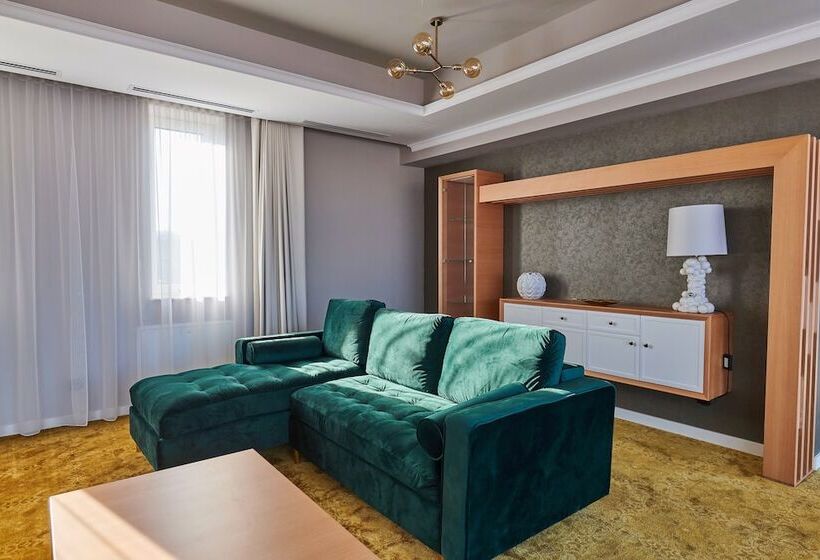 سوییت لوکس, Pergola Boutique