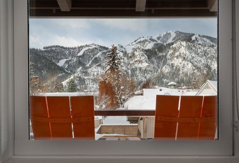 스위트, Tamarack Lodge