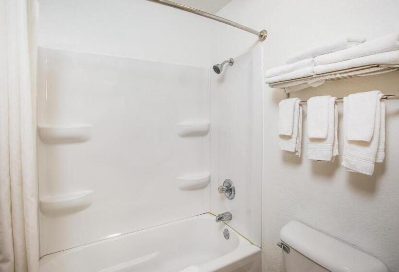 اتاق استاندارد, Baymont By Wyndham Cedar Rapids