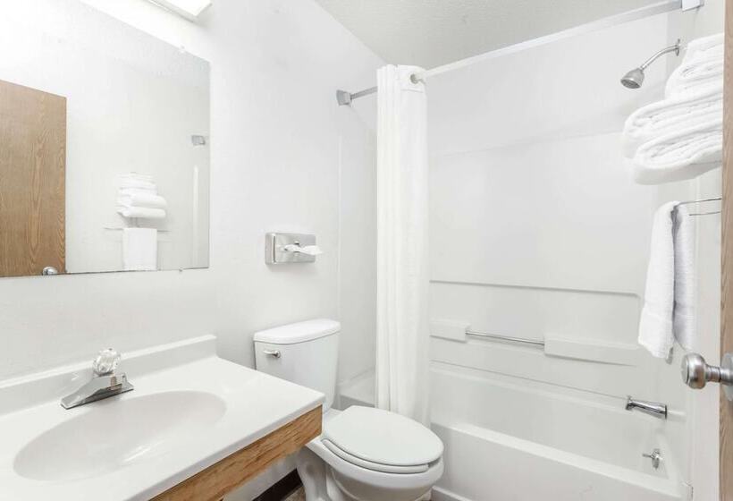 Номер Стандарт 2 Двуспальные Кровати, Super 8 By Wyndham Sidney Ny