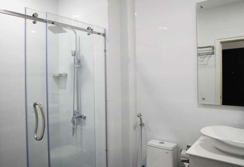 اتاق لوکس سه تخته, Apple Hotel Three   Near Pnh Airport