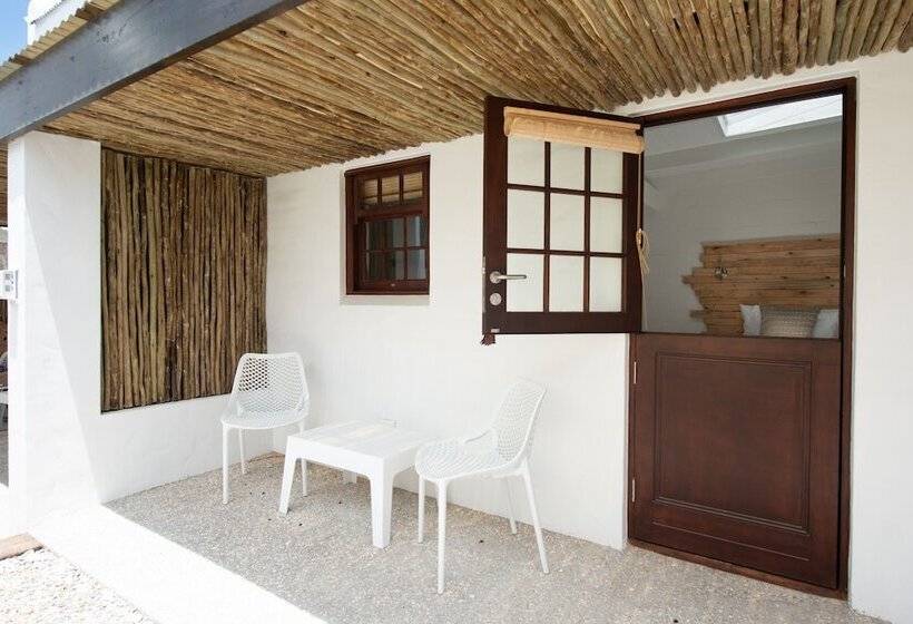 Номер Стандарт Вид на Бассейн, Gonana Guesthouse