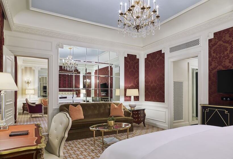 سوییت, 5th & 55th Residence Club