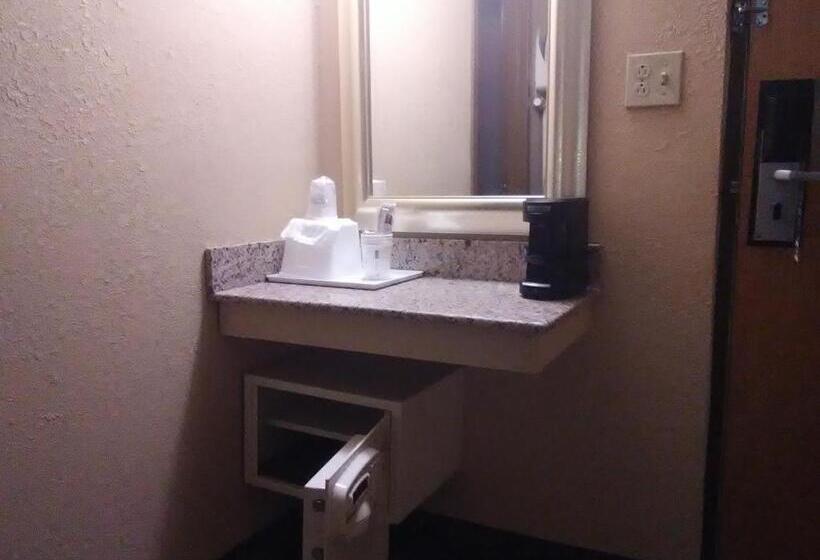 Camera Standard, Travelodge By Wyndham Bloomington