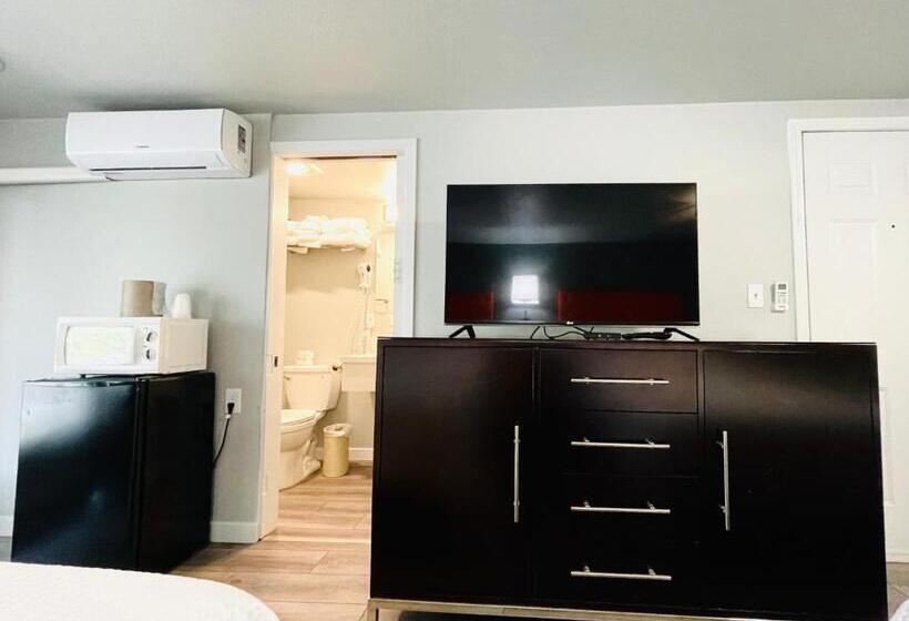 Номер Стандарт, Tides Inn & Suites