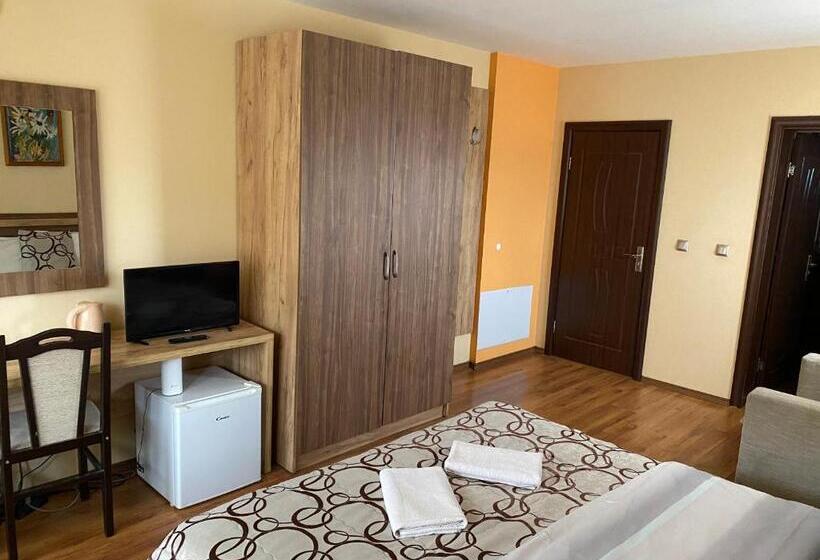 اتاق لوکس, Kot Garden Guest House