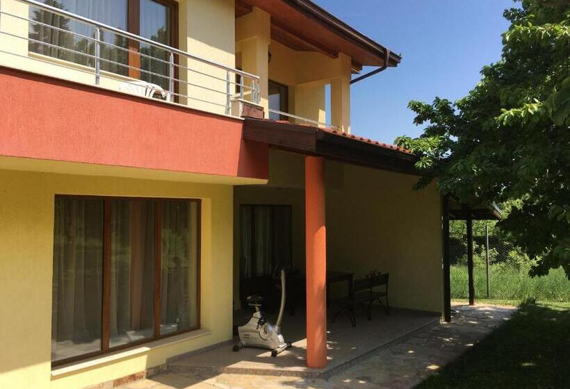 ویلای لوکس 1 خوابه, Kot Garden Guest House