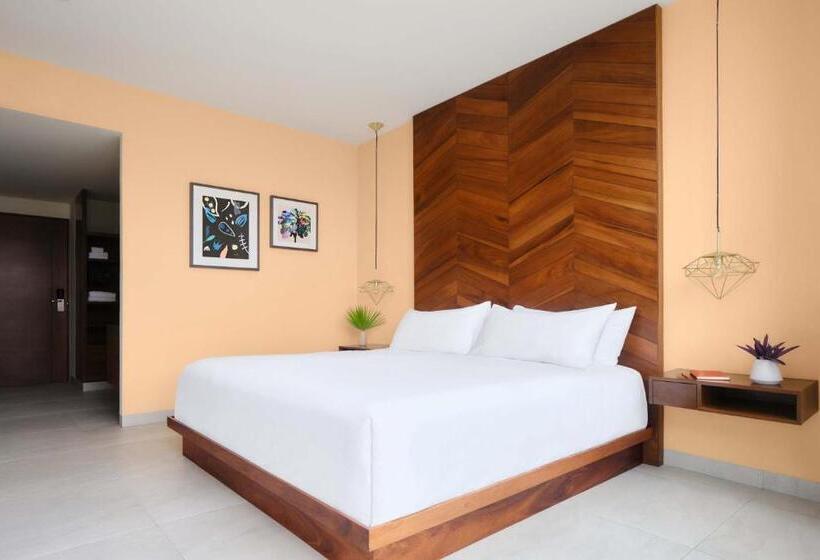 Superior Szoba King Size Bed, Calixta