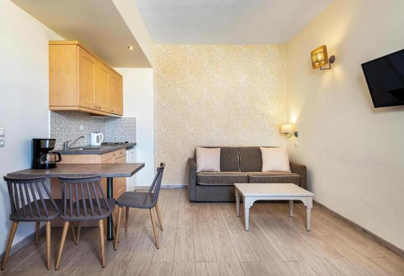 آپارتمان 1 خوابه با چشم‌انداز استخر, Icarus Apartments