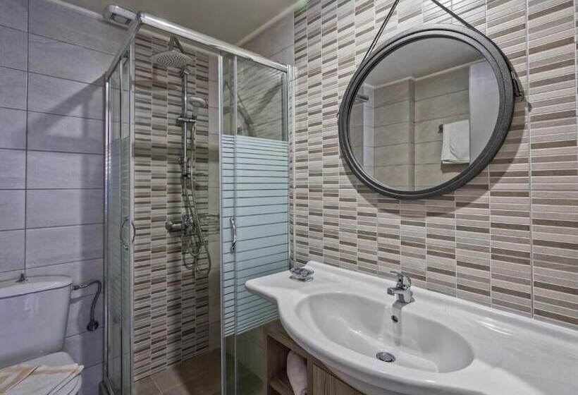 استودیوی استاندارد, Icarus Apartments