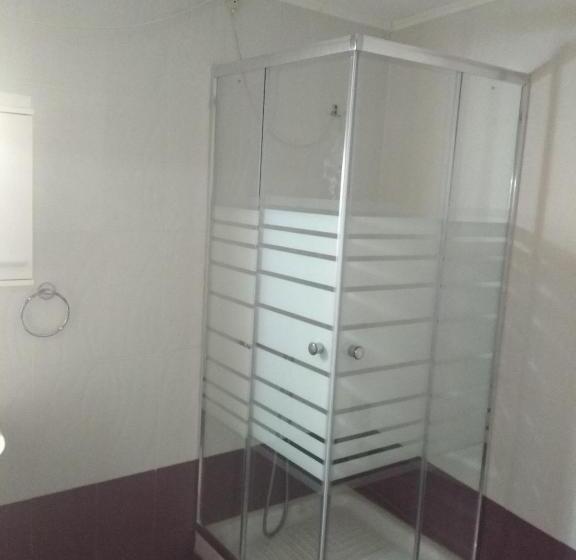 اتاق لوکس با چشم‌انداز, Pyrgos Sofokleous
