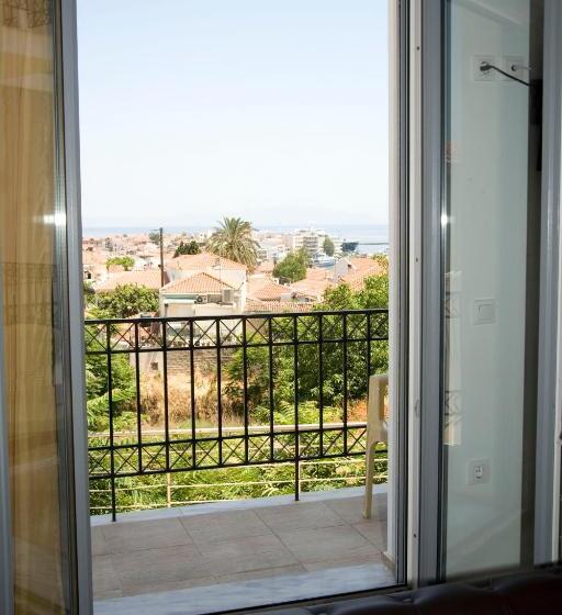 اتاق لوکس با چشم‌انداز, Pyrgos Sofokleous