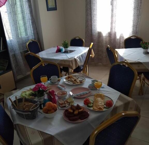 اتاق لوکس با بالکن, Pyrgos Sofokleous