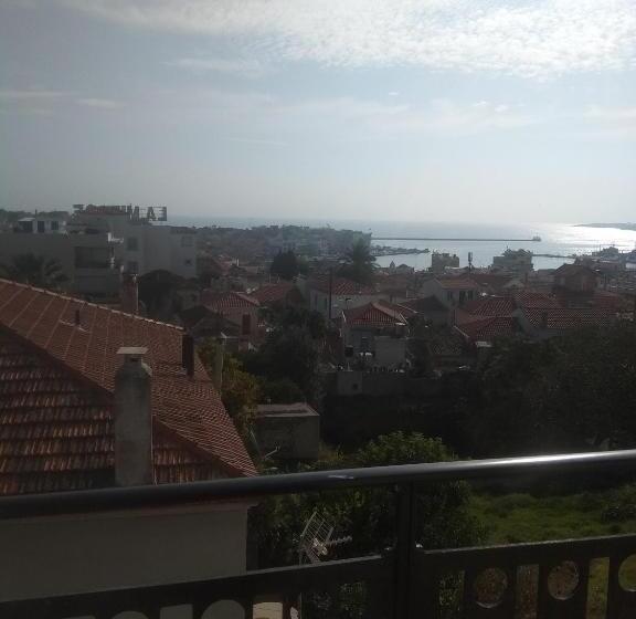 اتاق استاندارد با بالکن و چشم‌انداز دریا, Pyrgos Sofokleous