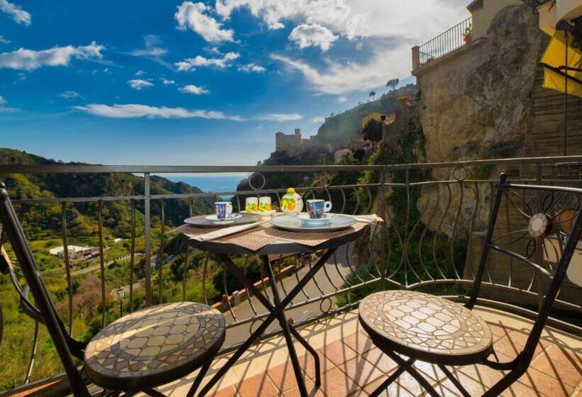 Suite with Terrace, Pentefur