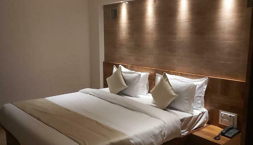 اتاق لوکس, Leela Vilas Pushkar  A Boutique