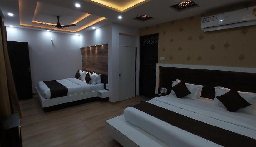 اتاق لوکس چهار تخته, Leela Vilas Pushkar  A Boutique