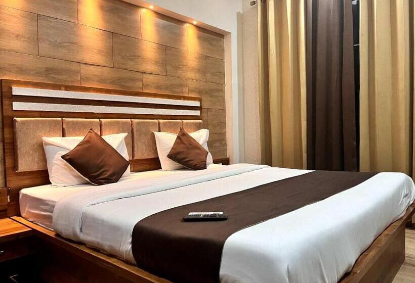 اتاق لوکس, Leela Vilas Pushkar  A Boutique