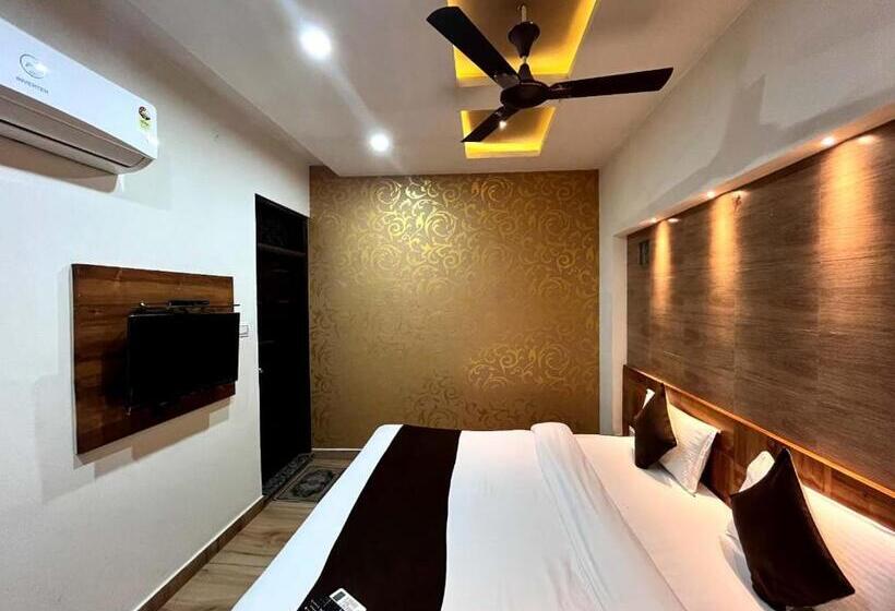 اتاق لوکس, Leela Vilas Pushkar  A Boutique