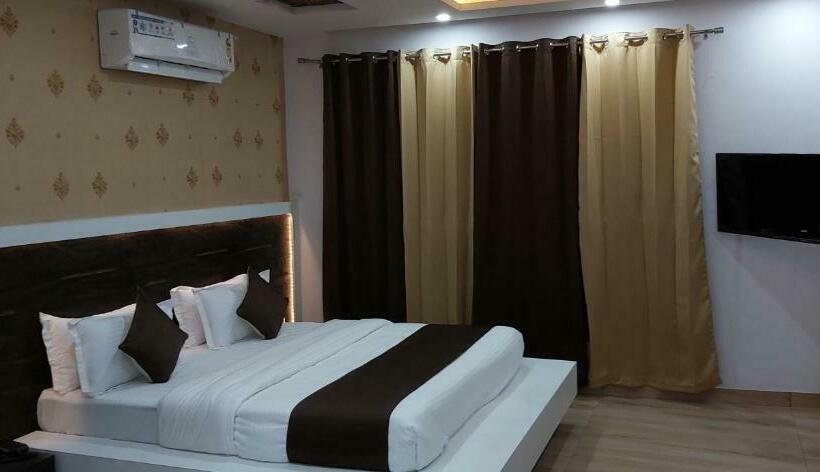 اتاق لوکس سه تخته, Leela Vilas Pushkar  A Boutique