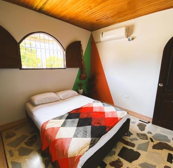 이코노미 룸, Tia Chela Hostel