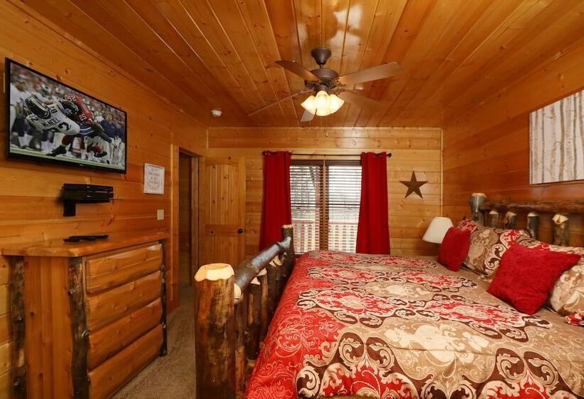 오두막, Ridgetop Theatre Lodge   Six Bedroom Cabin