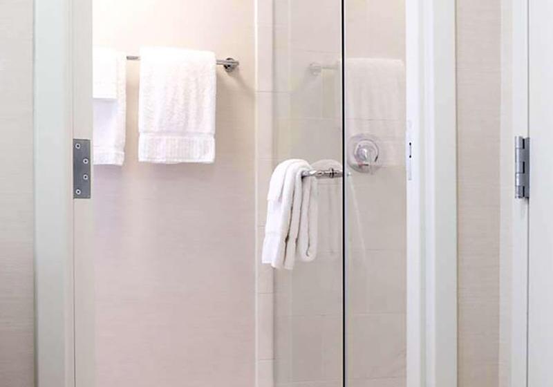 اتاق استاندارد با تخت بزرگ, Hilton Orlando Buena Vista Palace   Disney Springs® Area