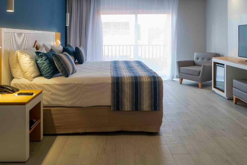 اتاق استاندارد با چشم‌انداز استخر, Hilton Orlando Buena Vista Palace   Disney Springs® Area