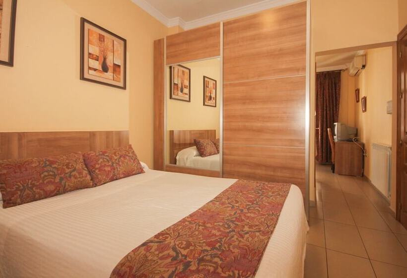 Habitación Familiar, Hostal Costa Azul