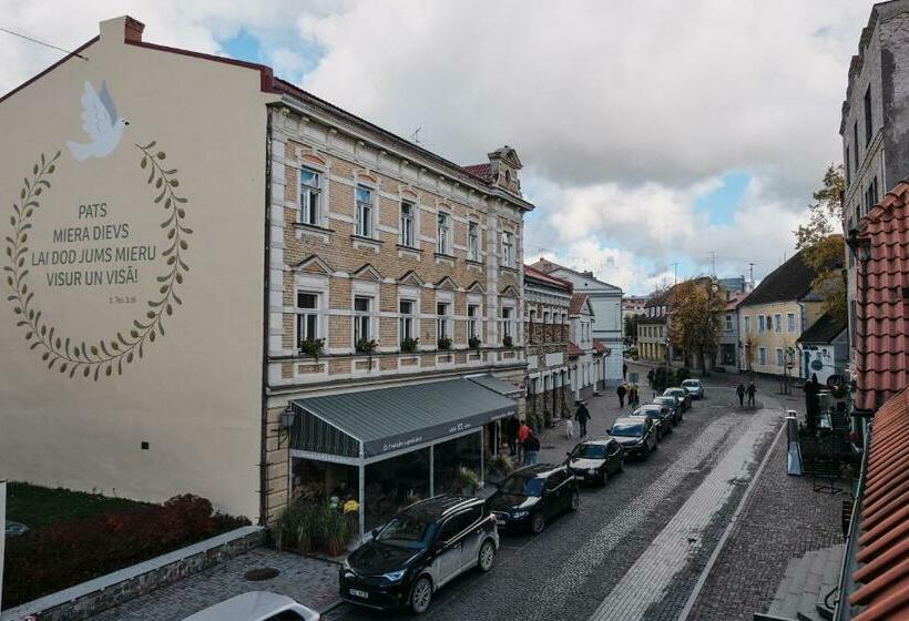 اتاق استاندارد یک نفره, Vanadziņa Māja