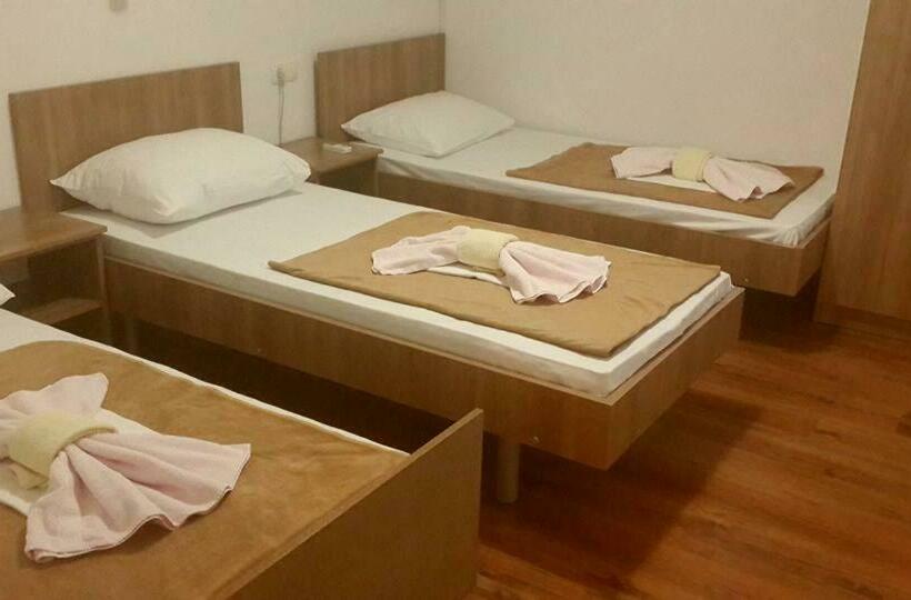 اتاق استاندارد سه نفره, Rooms Ivan Popić