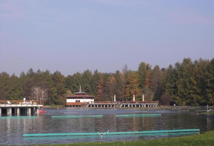 خانه 2 خوابه, Kinga House
