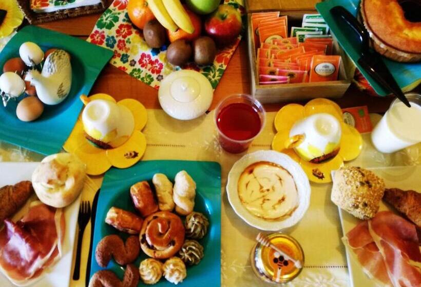 اتاق استاندارد سه تخته با بالکن, Aljama   Downtown B&b