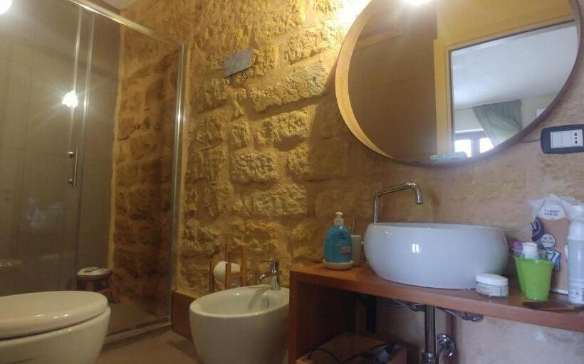 اتاق استاندارد, Aljama   Downtown B&b