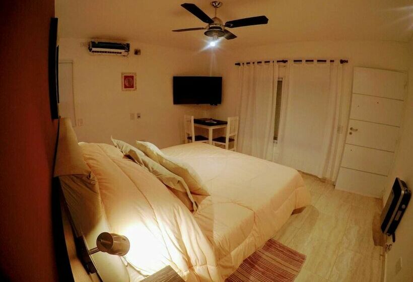 小室, Arroyo Suite House