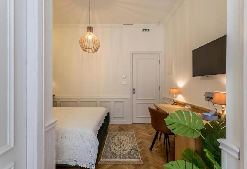 Номер Стандарт с Террасой, Evala Luxury Rooms With Pool And Garden
