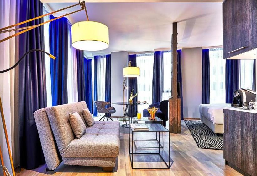 Трехместный Номер Superior, Nyx Hotel Warsaw By Leonardo Hotels