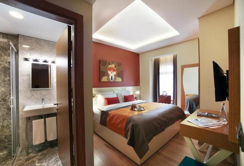 Superior Family Room, The Fox