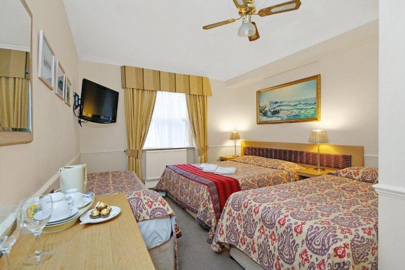 Четырехместный Номер Стандарт, Kingswaypark Hotel At Park Avenue