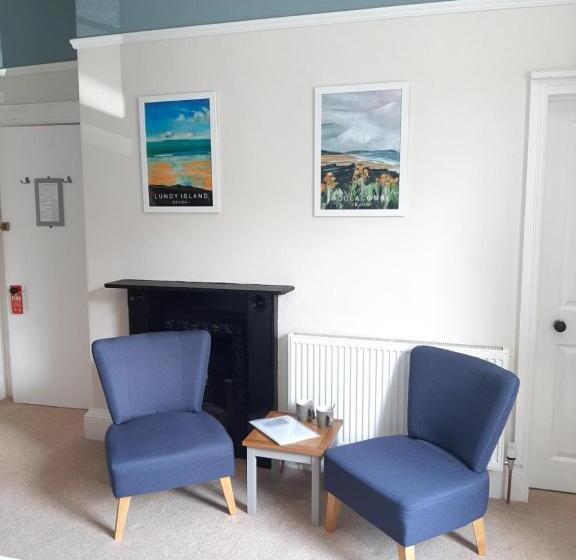 Номер Стандарт Вид на Море, Laston House