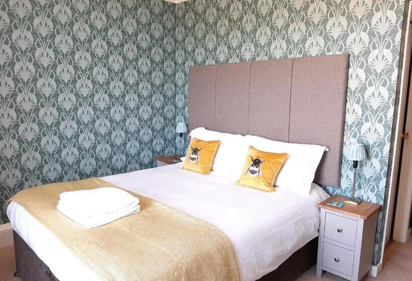 Номер Стандарт Вид на Море, Laston House