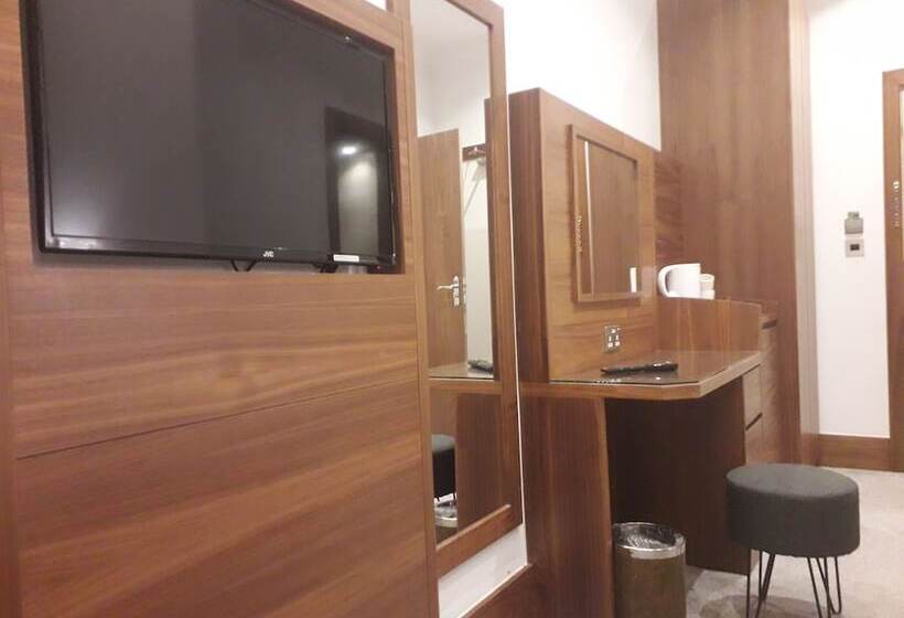 Номер Стандарт Трехместный, Leisure Inn