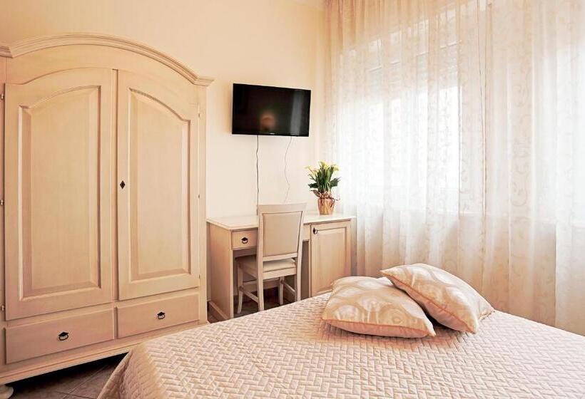 اتاق استاندارد, Il Castello Guest House