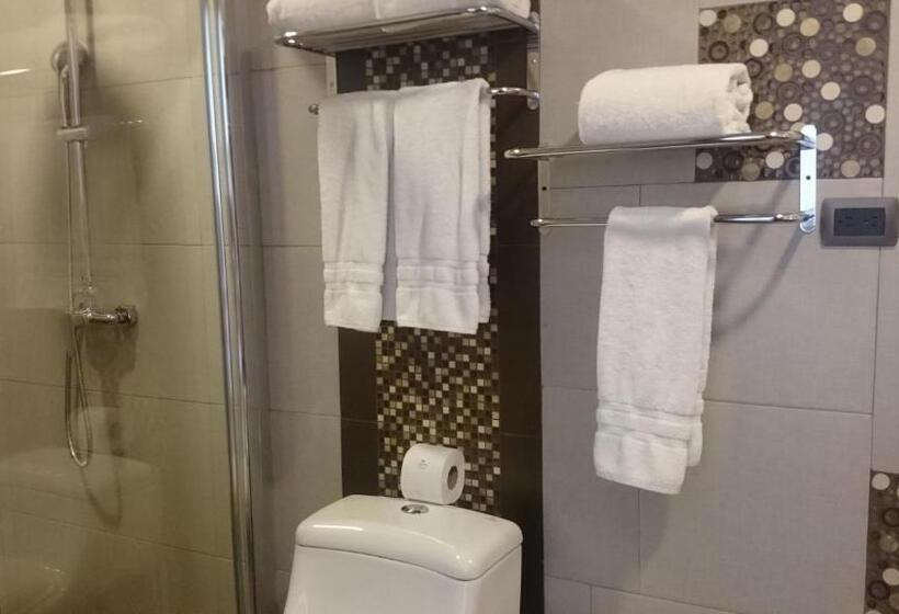 جناح جونيور, Arhaná Hosteria & Resort