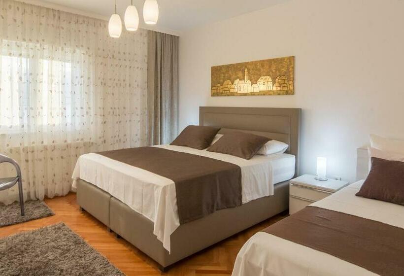 سوییت با چشم‌انداز دریا, Villa Mandalinic