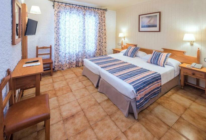 اتاق استاندارد با چشم‌انداز استخر, Ght Neptuno Tossa & Venus Spa