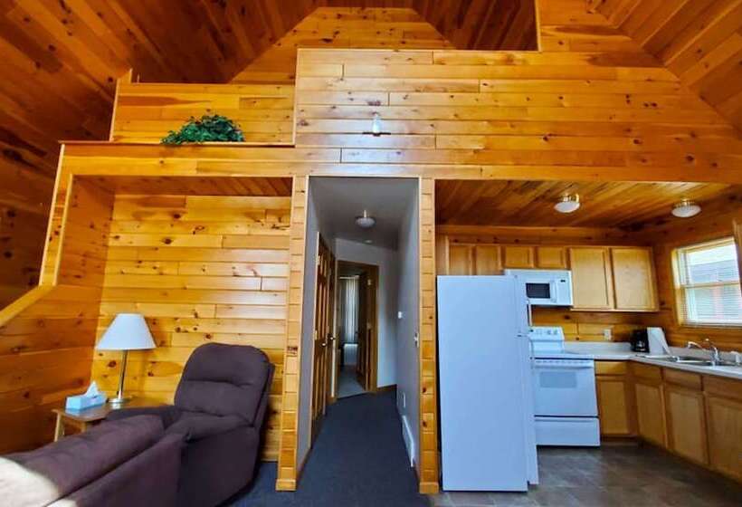 침실 2개 주택, Jasper Ridge Inn Ishpeming
