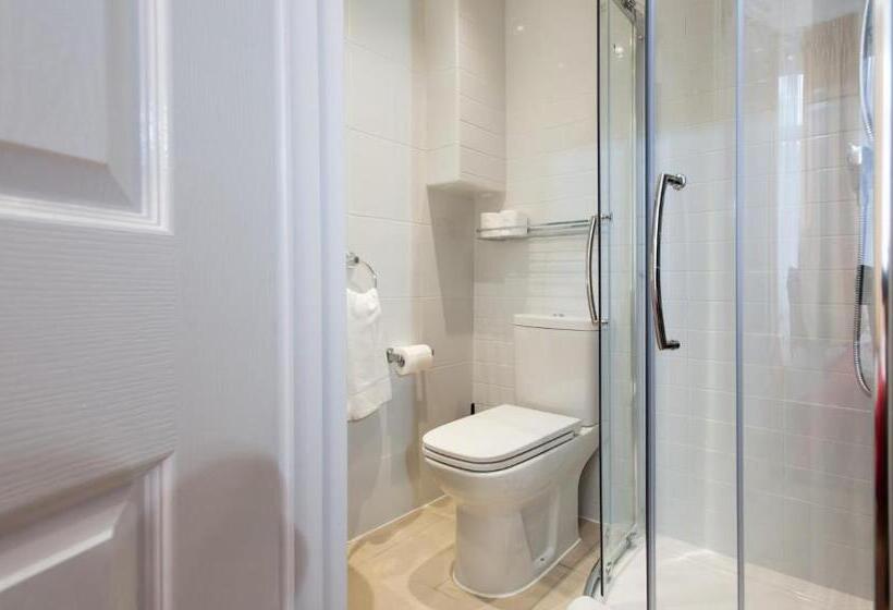 标准单人间, Marble Arch Inn